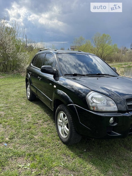 Hyundai Tucson 2007  випуску Івано-Франківськ з двигуном 2 л  позашляховик механіка за 9300 долл. 