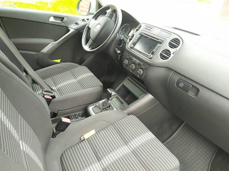 Volkswagen Tiguan 2009  випуску Львів з двигуном 2 л дизель позашляховик автомат за 9200 долл. 