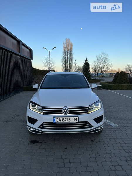 Volkswagen Touareg 2017  випуску Черкаси з двигуном 3 л дизель позашляховик автомат за 37000 долл. 