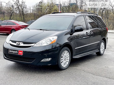 Toyota Sienna 2008  випуску Київ з двигуном 3.5 л бензин універсал механіка за 15700 долл. 