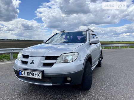 Mitsubishi Outlander 2006  випуску Харків з двигуном 2.4 л  позашляховик автомат за 6600 долл. 