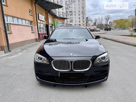 BMW 740 2015  випуску Київ з двигуном 3 л бензин седан автомат за 28900 долл. 