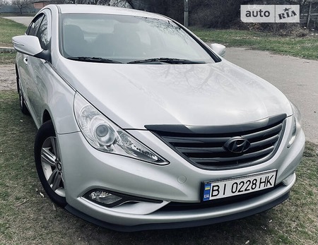 Hyundai Sonata 2014  випуску Полтава з двигуном 2 л  седан автомат за 7600 долл. 