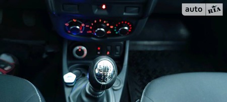 Dacia Duster 2016  випуску Львів з двигуном 1.6 л бензин позашляховик механіка за 10800 долл. 