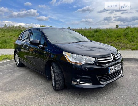 Citroen C4 2011  випуску Рівне з двигуном 2 л дизель хэтчбек механіка за 8700 долл. 