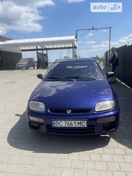 Mazda 323 1996  випуску Івано-Франківськ з двигуном 1.5 л бензин купе механіка за 2700 долл. 
