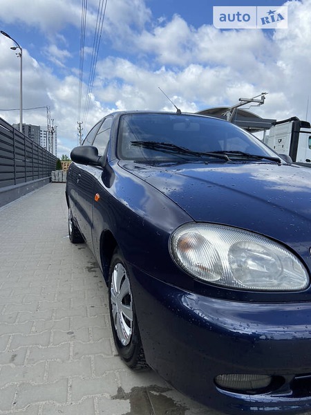 Daewoo Lanos 2007  випуску Київ з двигуном 1.5 л бензин седан механіка за 2400 долл. 