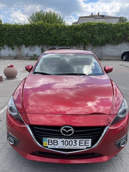 Mazda 3 2015  випуску Луганськ з двигуном 1.5 л бензин седан автомат за 10900 долл. 