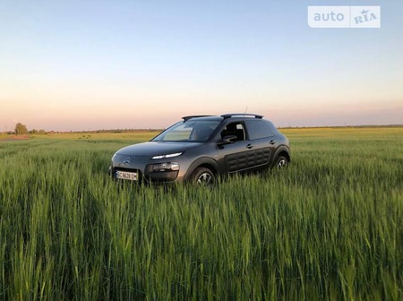 Citroen C4 Cactus 2016  випуску Львів з двигуном 1.6 л дизель позашляховик автомат за 12499 долл. 