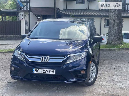 Honda Odyssey 2018  випуску Львів з двигуном 3.5 л бензин мінівен автомат за 21999 долл. 