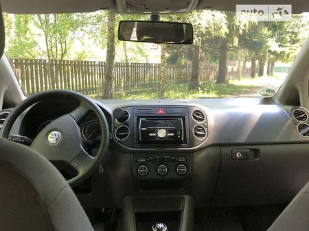 Volkswagen Golf Plus 2006  випуску Черкаси з двигуном 1.6 л  хэтчбек механіка за 5850 долл. 