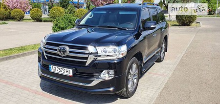 Toyota Land Cruiser 2018  випуску Ужгород з двигуном 0 л дизель позашляховик автомат за 69500 долл. 