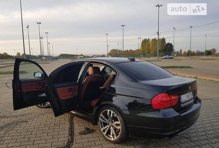 BMW 320 2011  випуску Тернопіль з двигуном 2 л дизель седан автомат за 13000 долл. 