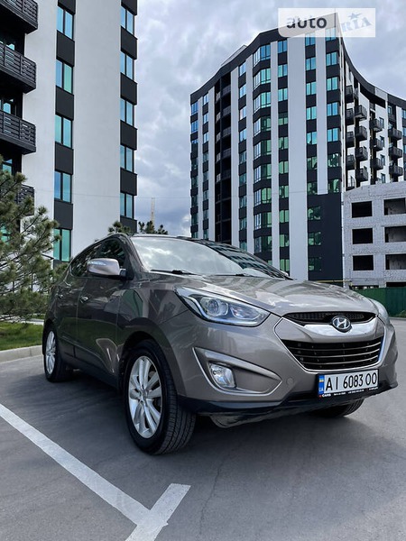 Hyundai Tucson 2013  випуску Київ з двигуном 0 л  позашляховик  за 13000 долл. 