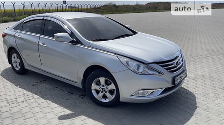 Hyundai Sonata 2013  випуску Одеса з двигуном 2 л газ седан автомат за 6000 долл. 