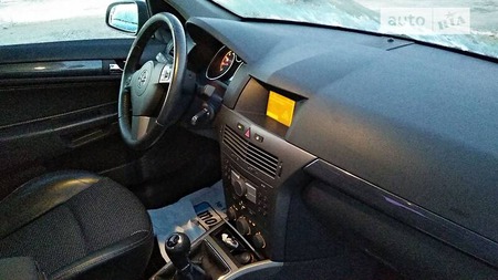 Opel Astra 2005  випуску Одеса з двигуном 0 л  хэтчбек  за 5500 долл. 