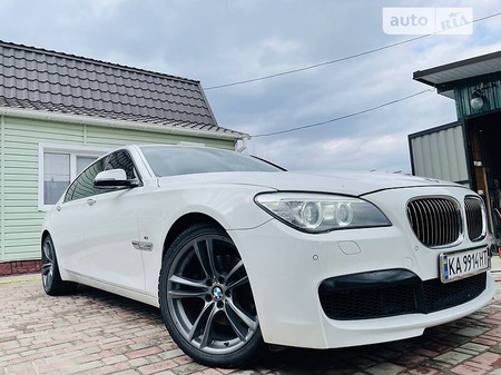 BMW 740 2013  випуску Київ з двигуном 0 л бензин седан автомат за 21800 долл. 