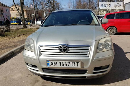 Toyota Avensis 2004  випуску Житомир з двигуном 1.8 л  седан механіка за 5500 долл. 