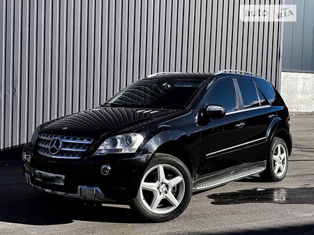 Mercedes-Benz ML 550 2008  випуску Київ з двигуном 0 л  позашляховик автомат за 16200 долл. 