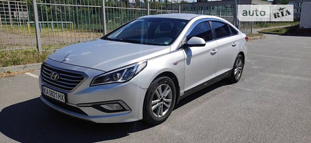 Hyundai Sonata 2015  випуску Київ з двигуном 2 л газ седан автомат за 6700 долл. 