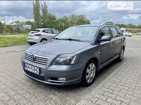 Toyota Avensis 2003  випуску Черкаси з двигуном 2 л бензин універсал автомат за 5800 долл. 