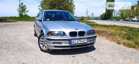 BMW 320 2001  випуску Тернопіль з двигуном 2 л дизель універсал механіка за 3750 долл. 