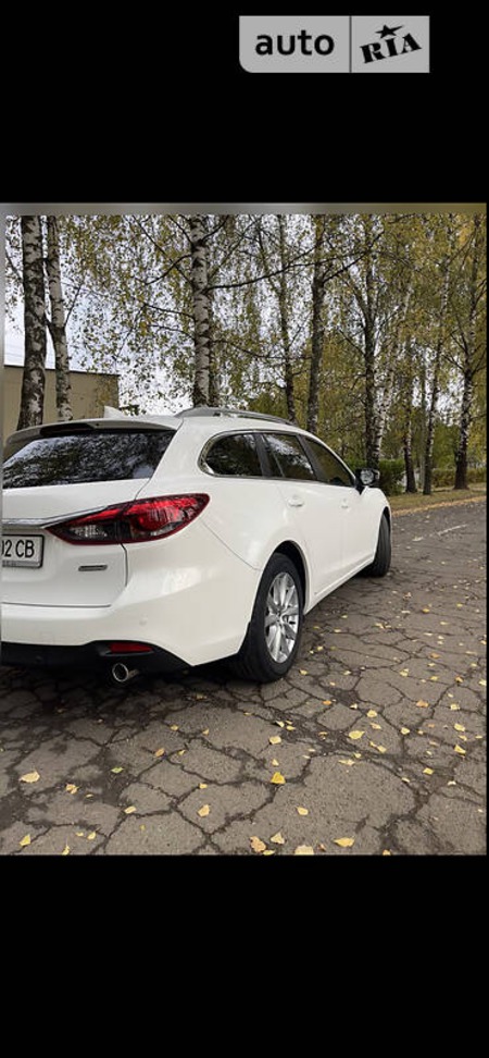 Mazda 6 2016  випуску Чернівці з двигуном 2.2 л дизель універсал механіка за 14000 долл. 