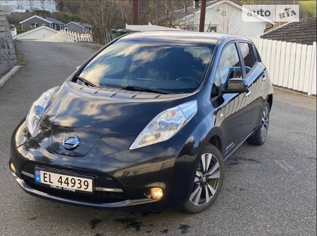 Nissan Leaf 2015  випуску Львів з двигуном 0 л електро хэтчбек автомат за 13000 долл. 