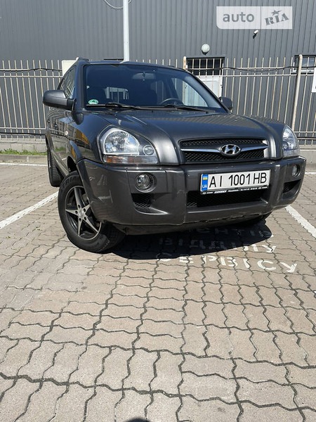 Hyundai Tucson 2009  випуску Київ з двигуном 2 л  позашляховик механіка за 8500 долл. 