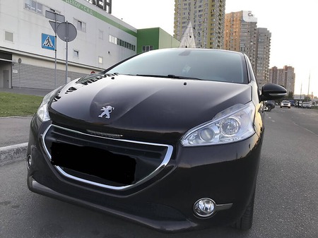 Peugeot 208 2013  випуску Київ з двигуном 1.6 л дизель хэтчбек механіка за 9900 долл. 