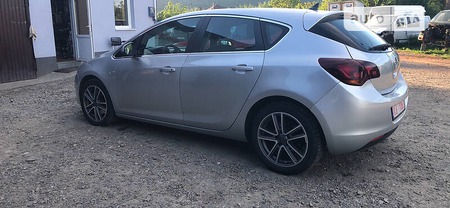 Opel Astra 2010  випуску Ужгород з двигуном 1.7 л дизель хэтчбек механіка за 6300 долл. 