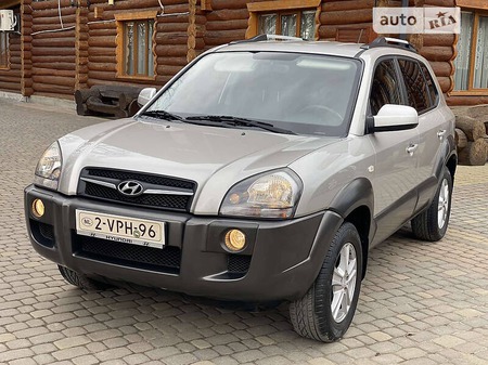 Hyundai Tucson 2009  випуску Івано-Франківськ з двигуном 2 л дизель позашляховик механіка за 9200 долл. 