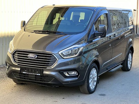 Ford Tourneo Custom 2019  випуску Київ з двигуном 2 л дизель мінівен автомат за 39999 долл. 