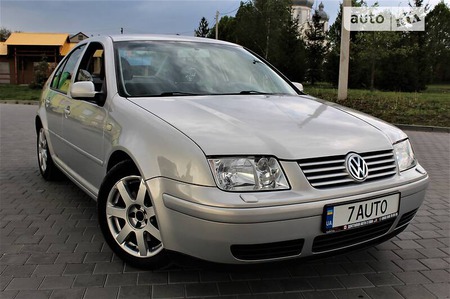 Volkswagen Bora 1999  випуску Тернопіль з двигуном 2.3 л бензин седан автомат за 3700 долл. 
