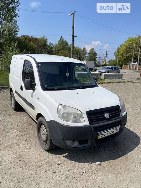 Fiat Doblo 2008  випуску Львів з двигуном 1.4 л бензин універсал механіка за 1950 долл. 