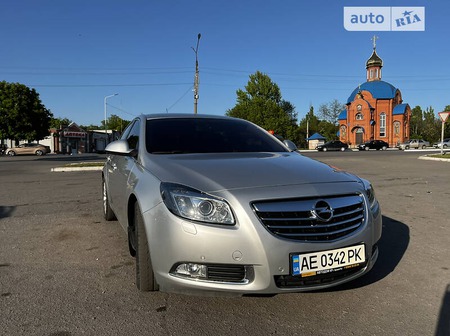 Opel Insignia 2009  випуску Дніпро з двигуном 2 л бензин седан автомат за 10900 долл. 
