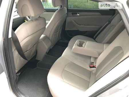 Hyundai Sonata 2016  випуску Вінниця з двигуном 0 л бензин седан автомат за 12500 долл. 