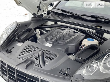 Porsche Macan 2016  випуску Дніпро з двигуном 3 л бензин позашляховик автомат за 39000 долл. 