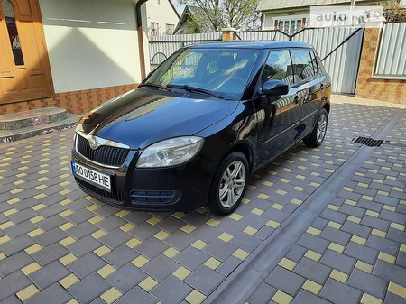 Skoda Fabia 2010  випуску Ужгород з двигуном 1.2 л бензин хэтчбек механіка за 4850 долл. 