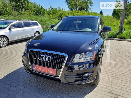 Audi Q5 2012  випуску Львів з двигуном 2 л бензин позашляховик механіка за 13900 долл. 