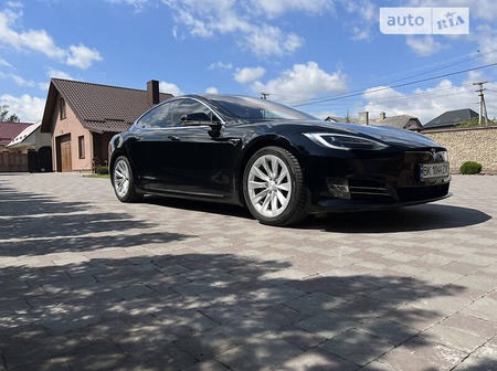 Tesla S 2018  випуску Рівне з двигуном 0 л електро седан автомат за 44700 долл. 