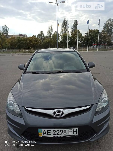 Hyundai i30 2011  випуску Дніпро з двигуном 1.4 л  хэтчбек механіка за 6000 долл. 