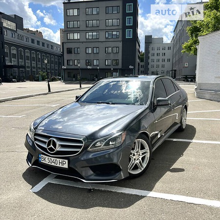 Mercedes-Benz E 350 2014  випуску Київ з двигуном 3.5 л бензин седан автомат за 20500 долл. 