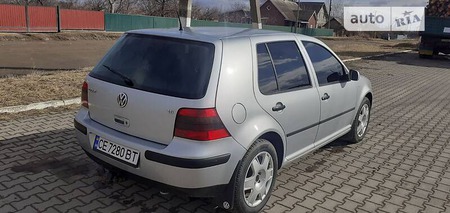 Volkswagen Golf 2000  випуску Чернівці з двигуном 1.6 л бензин хэтчбек механіка за 3700 долл. 