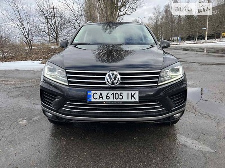 Volkswagen Touareg 2016  випуску Черкаси з двигуном 3 л дизель позашляховик автомат за 38800 долл. 