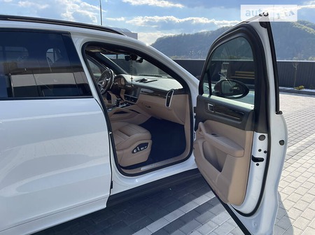 Porsche Cayenne 2019  випуску Ужгород з двигуном 0 л бензин позашляховик автомат за 86500 долл. 