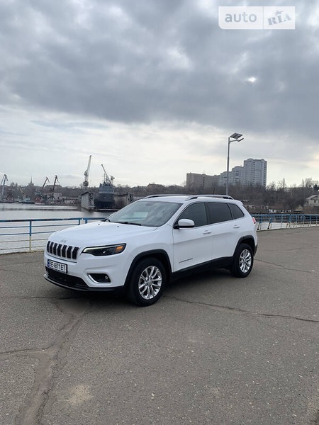 Jeep Cherokee 2019  випуску Миколаїв з двигуном 2.4 л бензин позашляховик автомат за 15000 долл. 