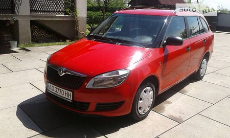 Skoda Fabia 2012  випуску Ужгород з двигуном 1.2 л бензин універсал механіка за 5699 долл. 