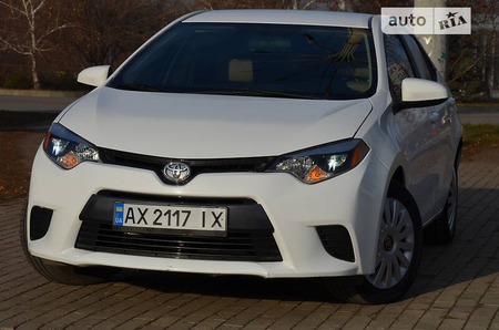 Toyota Corolla 2015  випуску Дніпро з двигуном 1.8 л бензин седан автомат за 8500 долл. 