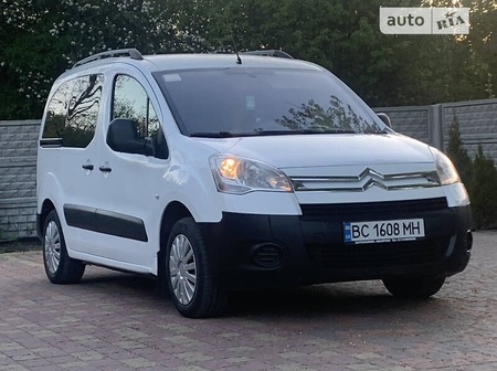 Citroen Berlingo 2009  випуску Львів з двигуном 1.6 л дизель  механіка за 4850 долл. 